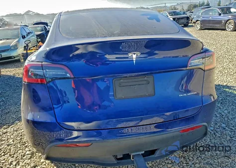 2021 Tesla Model Y z USA, uszkodzony, nr VIN 5YJYGDEE7MF095223